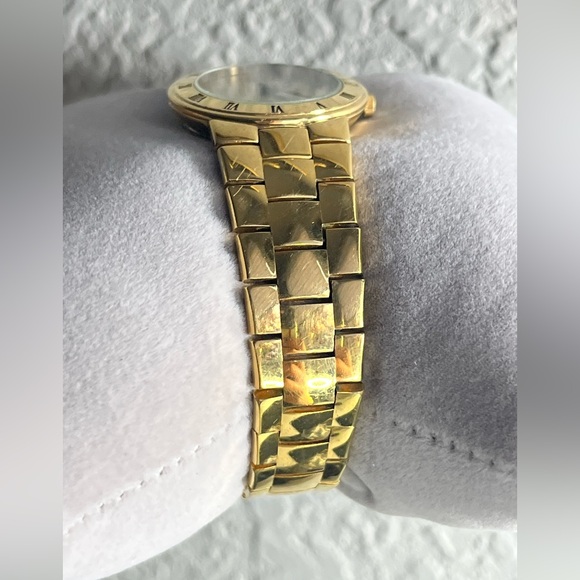 GUCCI 3300L gold plated CHAMPAGNE DIAL ladies watch - Picture 6 of 16